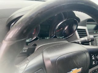 2012 Chevrolet Cruze LT w/1LT - Interior Instrument Cluster / Odometer Image